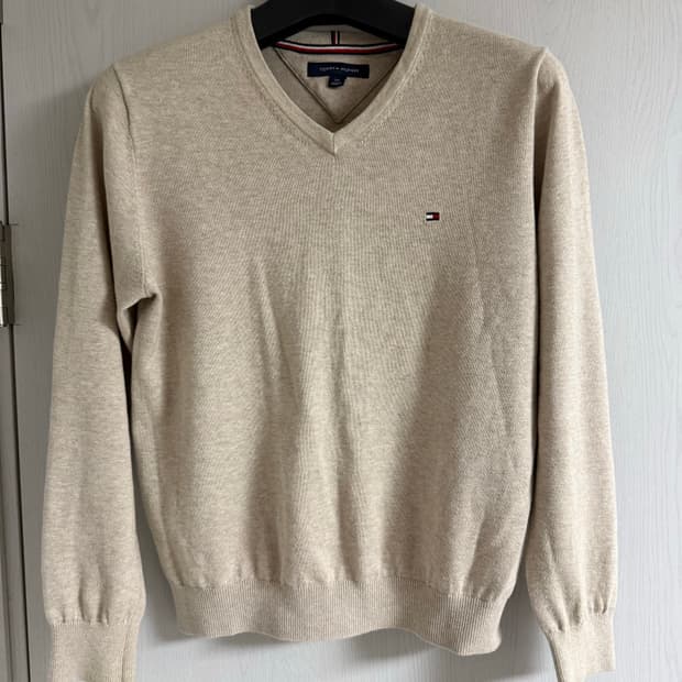 타미힐피거 브이넥 니트