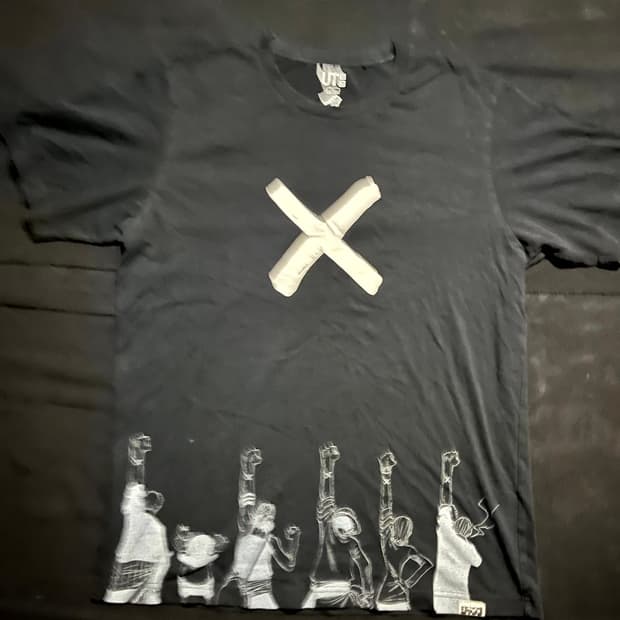 정품 원피스 알라바스타 X 유니클로 티셔츠