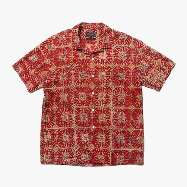  BEAMS PLUS "Red Pattern Half Shirts"