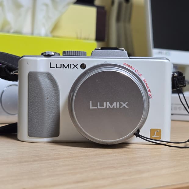 파나소닉 루믹스 DMC-LX5, 라이카 클론디카