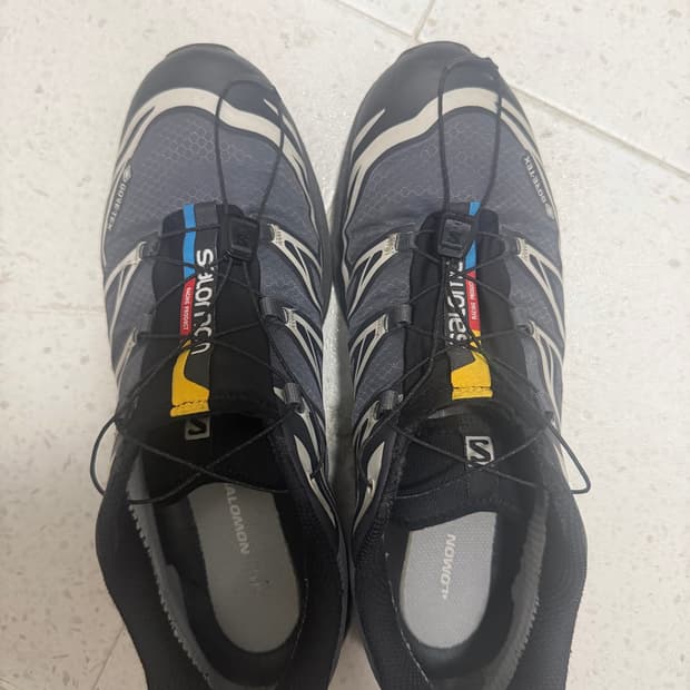 살로몬 xt6 gtx 블랙에보니 285사이즈 팝니다