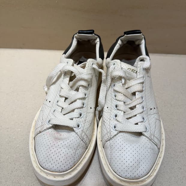 골든구스 화이트 스니커즈 240 운동화 여성 플랫 단화 여자신발