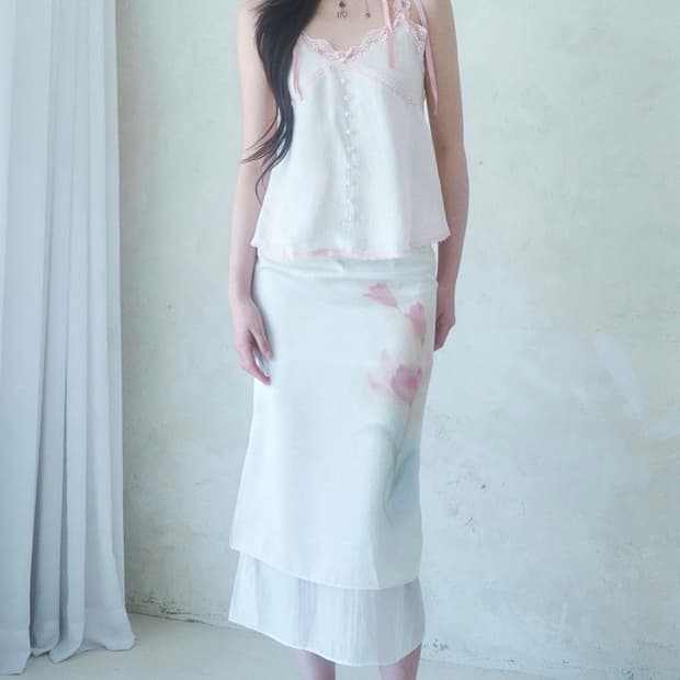 뉴얼린 로투스 새틴 롱스커트 Lotus Satin Long Skirt