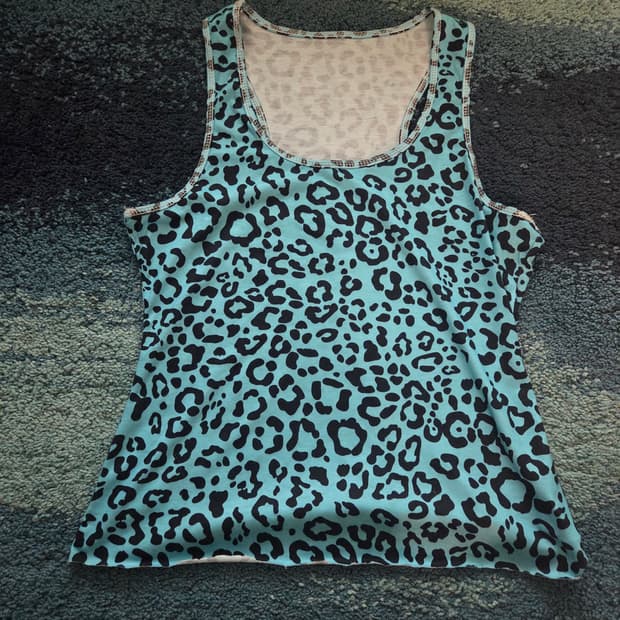 구매시 덤) y2k 캐주얼 호피 나시 민트초코칼라