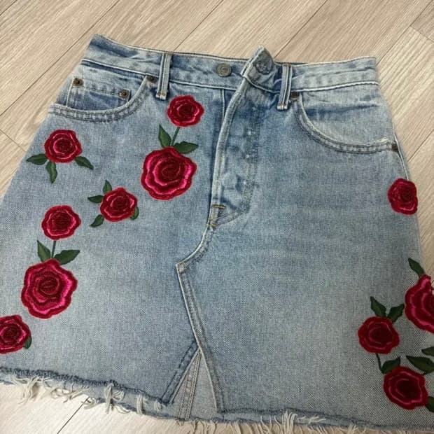 Revolve / Grlfrnd / 걸프렌드 / 청치마 / 미니스커트