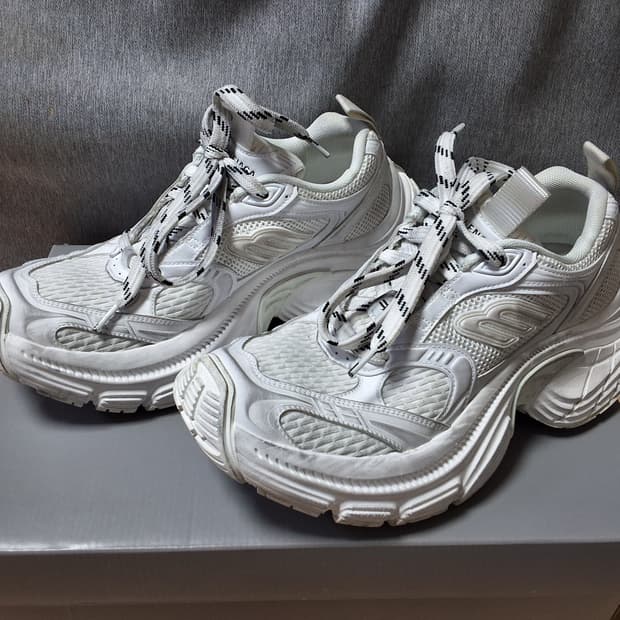 [새상품급] 발렌시아가 6xl 스니커즈 화이트 41