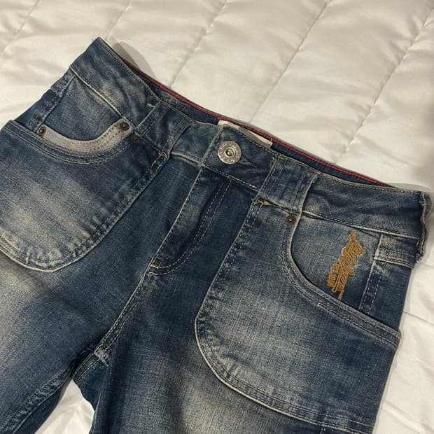 어반아웃피터스 bdg 로우라이즈 부츠컷 데님 팬츠