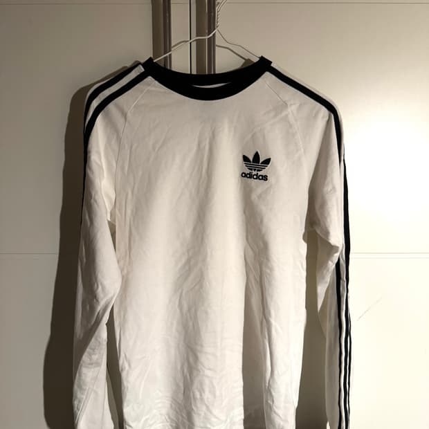 아디다스 클래식 삼선 롱슬리브 xs