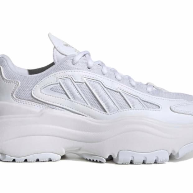 아디다스 오즈가이아 화이트 새상품