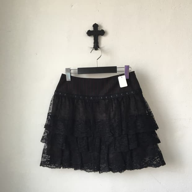 Lace layer mini skirt