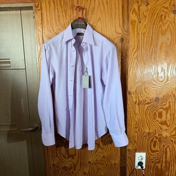 톰포드 드레스 셔츠 새상품 판매 합니다.