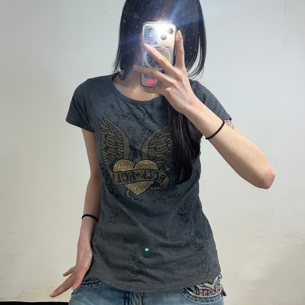 Y2K 그레이 하트 큐빅 티셔츠