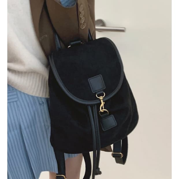 스웨이드 백팩