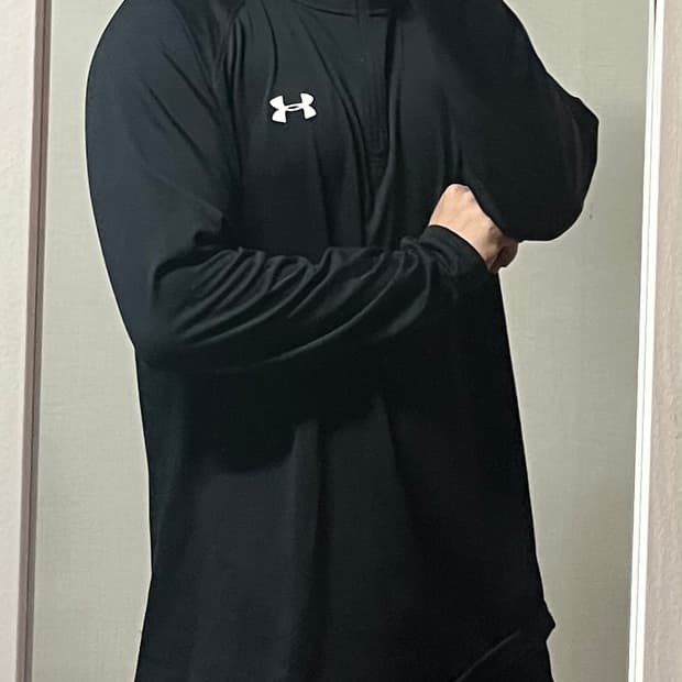 언더아머 하프집업 기능성 티셔츠