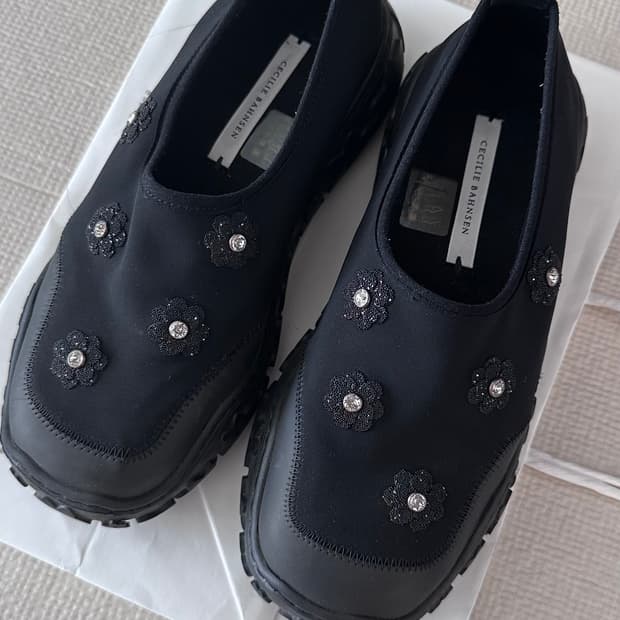 세실리아반센 슬립온