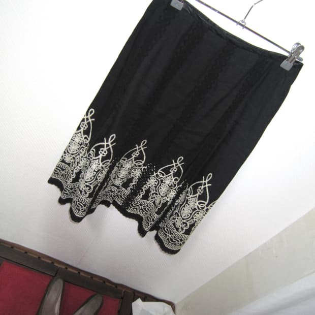 jpn oriental midi black skirt
