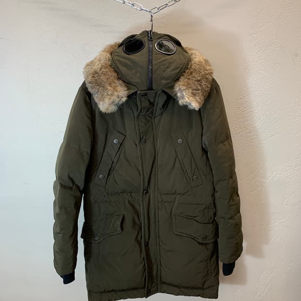 CP 컴퍼니 롱패딩