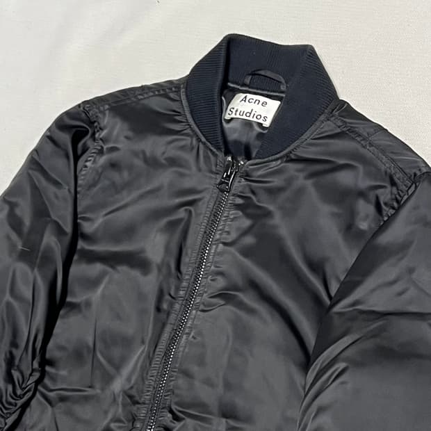 32 아크네 스튜디오 블랙 나일론 봄버 자켓