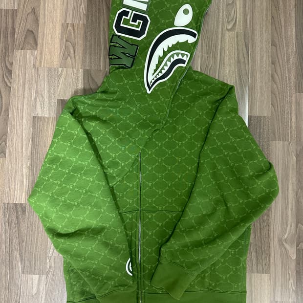 베이프 샤크 후드 m사이즈