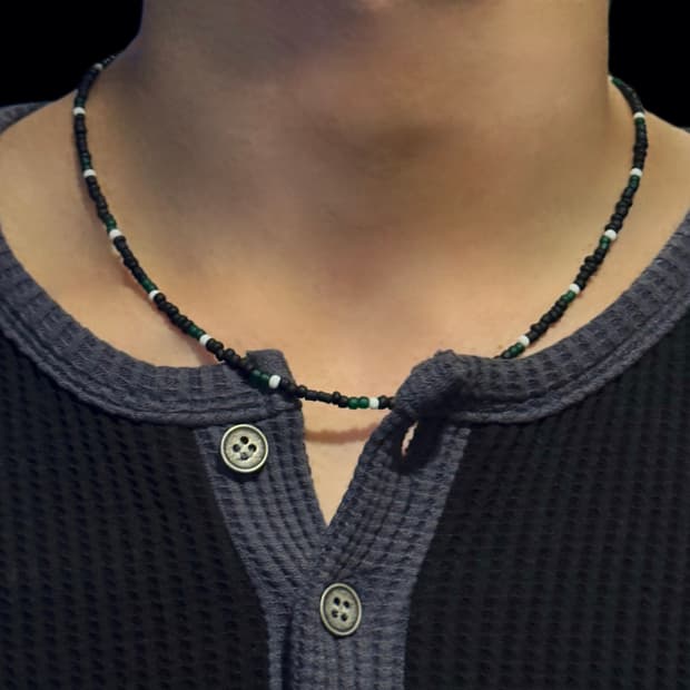 Ellavo green edge bead necklace 