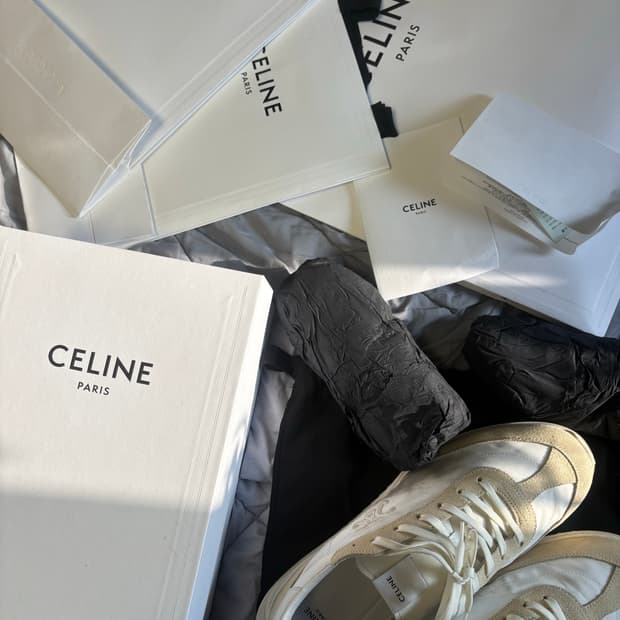 셀린느 카프스킨 레이서 스니커즈 45 베이지