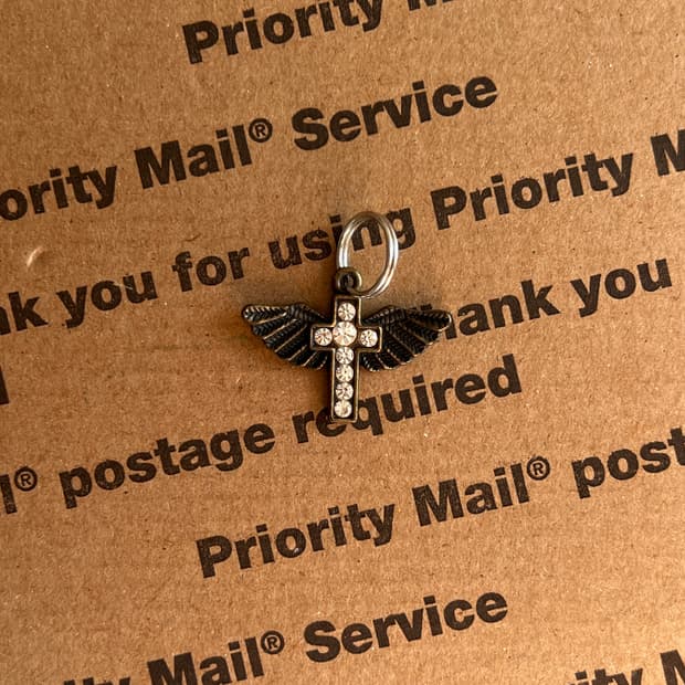 90s vtg Wing Cross Keyring