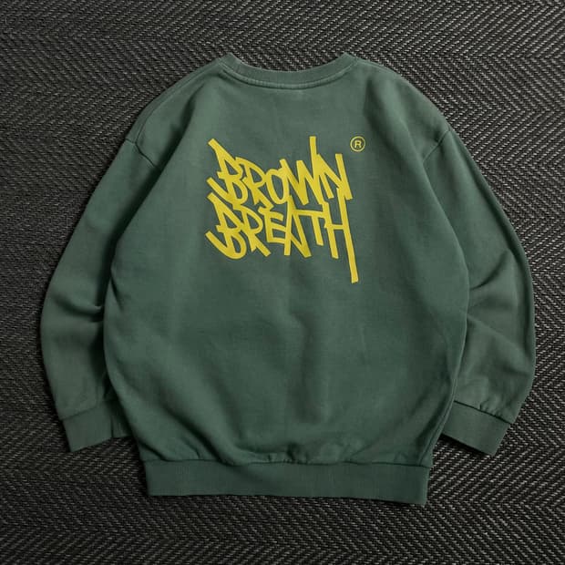 브라운 브레스 빅로고 크롭 맨투맨 o 4296