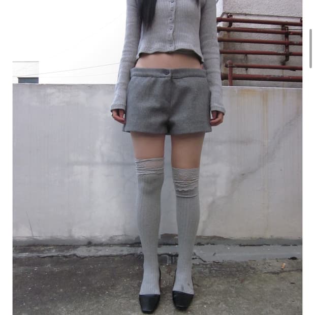 디에이디 울 쇼츠 그레이