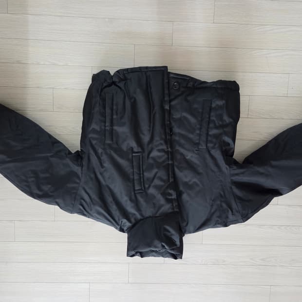 송지오 컬렉션 코쿤 돌먼 하이넥 구스다운 패딩 (46/95)