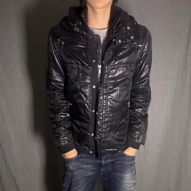 블랙 유광 후드 패딩 점퍼