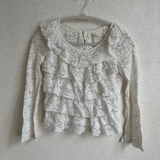 레이스 블라우스