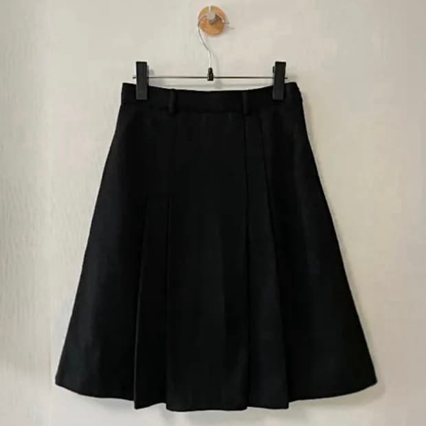 모직 플리츠 미디 스커트