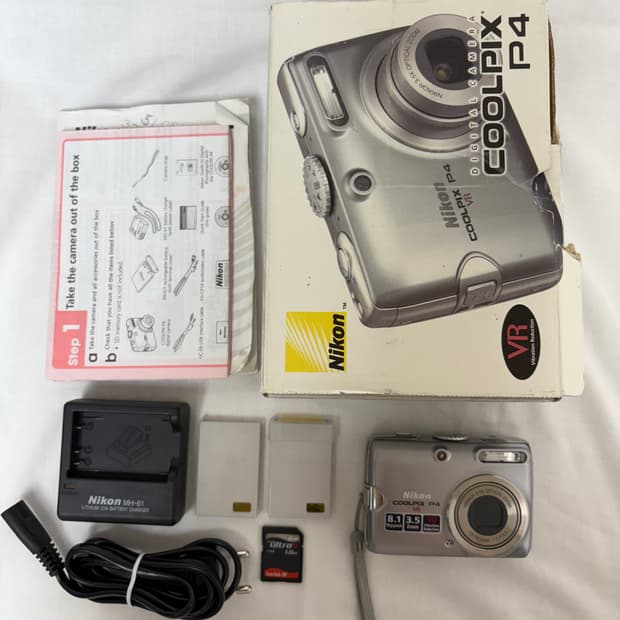 Nikon Coolpix P4(니콘 쿨픽스 P4)
