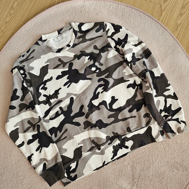 산드로옴므 카모플라쥬 맨투맨