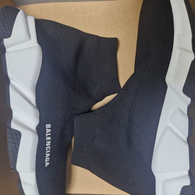 발렌시아가 스피드러너 EU 41