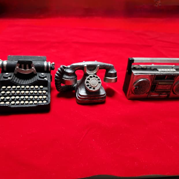 레트로 빈티지 소품 세트 (타자기/전화기/라디오)