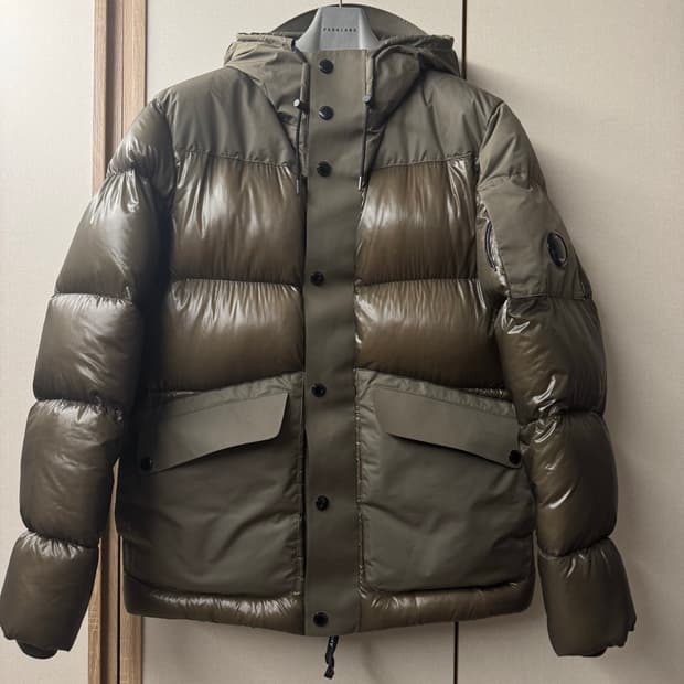 CP컴퍼니 DD Shell 다운 패딩