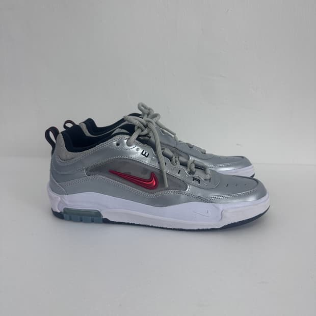 NIKE 나이키 에어맥스 이샤드 메탈릭 실버 스니커즈 280
