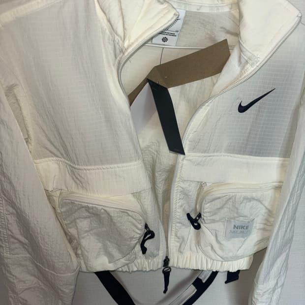 나이키 스포츠웨어 시티 유틸리티 크롭 우븐 재킷 화이트