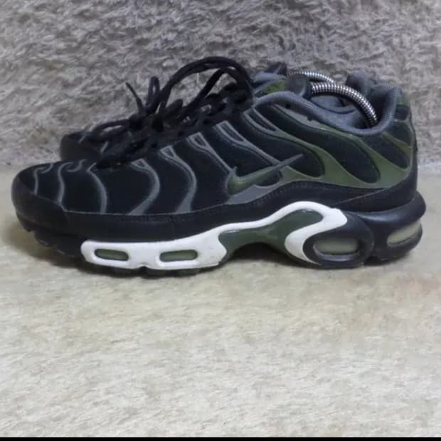 나이키 에어맥스 플러스 블랙 운동화