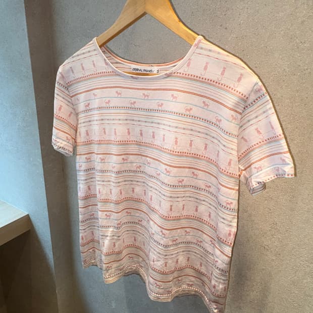 kitty pattern tee