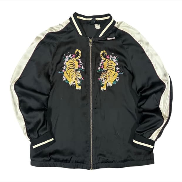  (바배) H&M 호랑이 자수 스카쟌