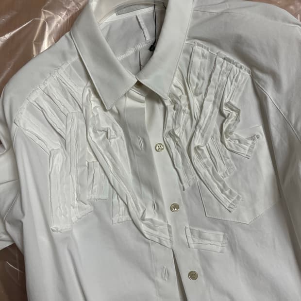 eonts 프릴셔츠 새상품