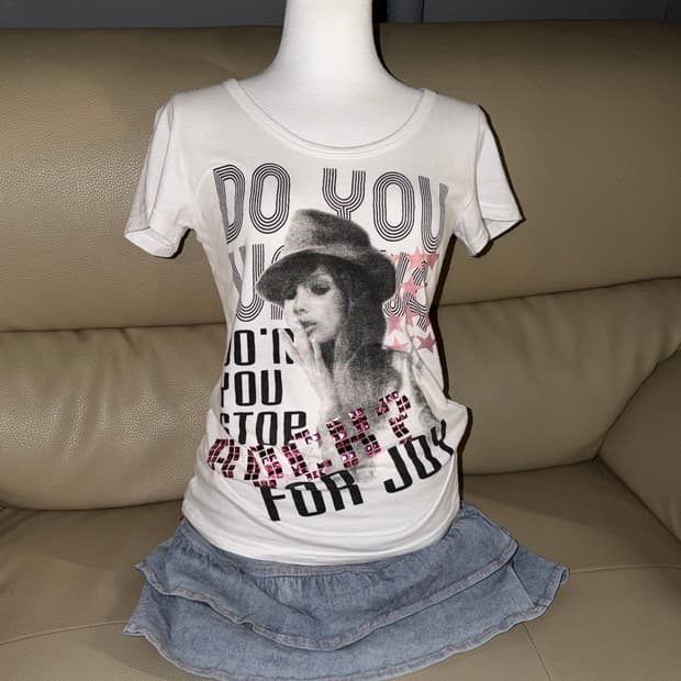 girl printing & lettering detail top