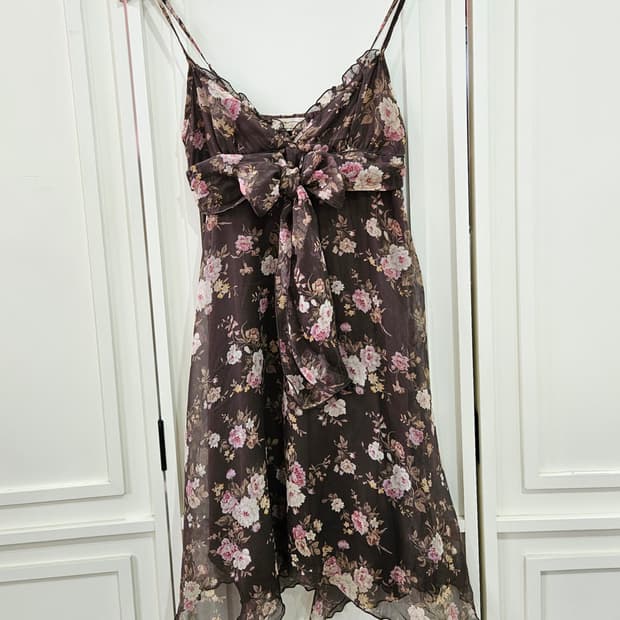 리즈리사(LIZ LISA) 고전라벨 초코 로즈 쉬폰 원피스