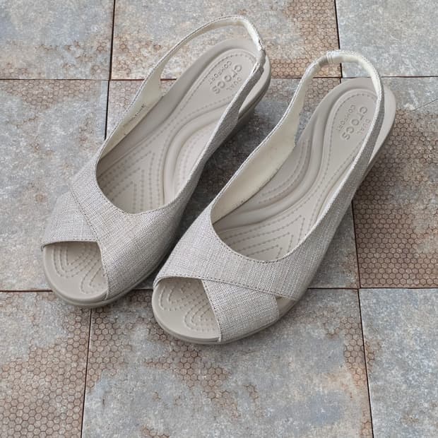 (250)크록스 레이안 쉬머 슬링백 웨지 샌들