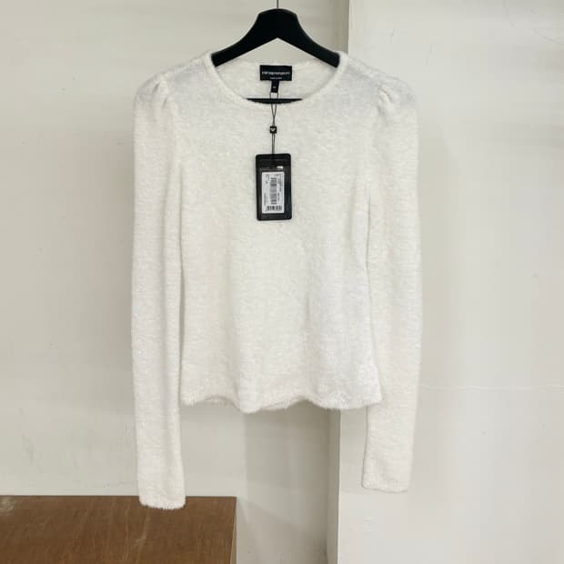 엠포리오 아르마니 화이트 라운드넥 퍼프숄더 니트 