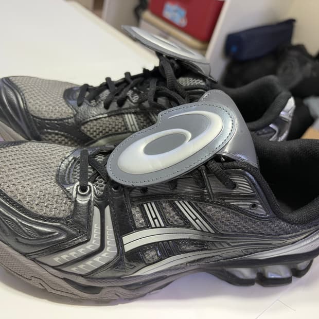 아식스 x 더뮤지엄비지터 젤 카야노 14 285size