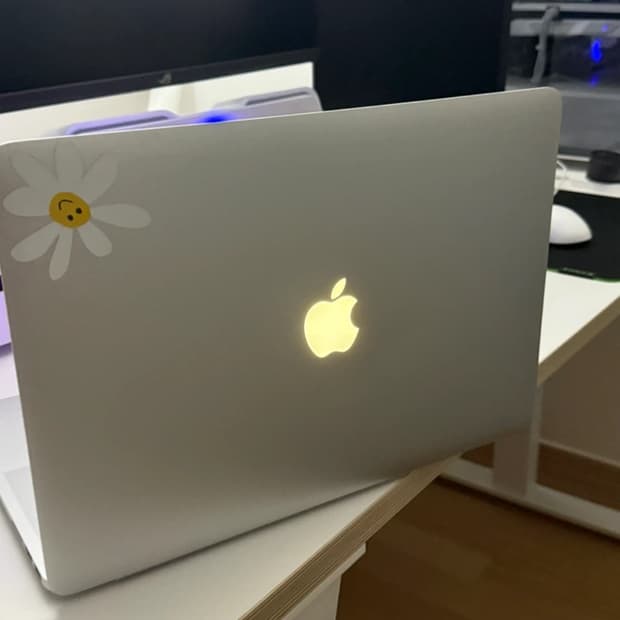 맥북 프로 레티나 15인치 (2015년형) 판매합니다(충전기 포함)