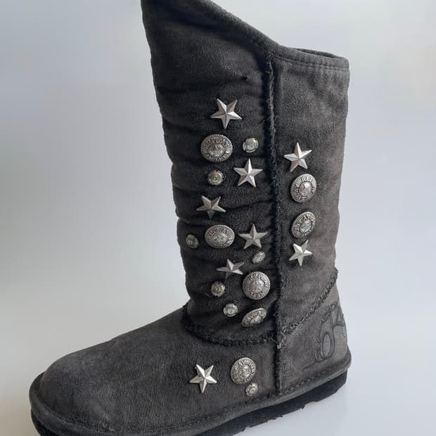 Stud boots